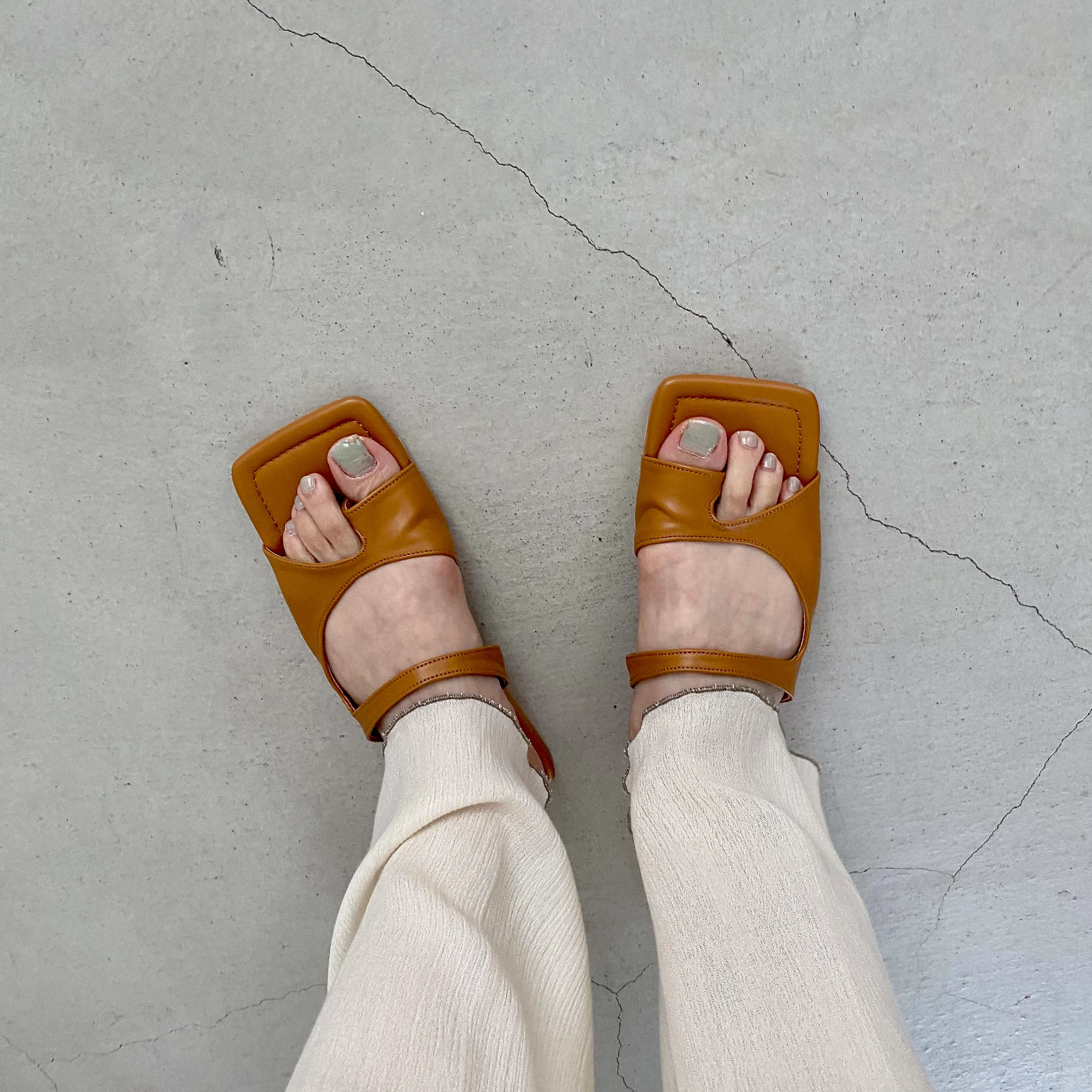 square toe double belt sandal / willfully（ウィルフリー）のshoes 