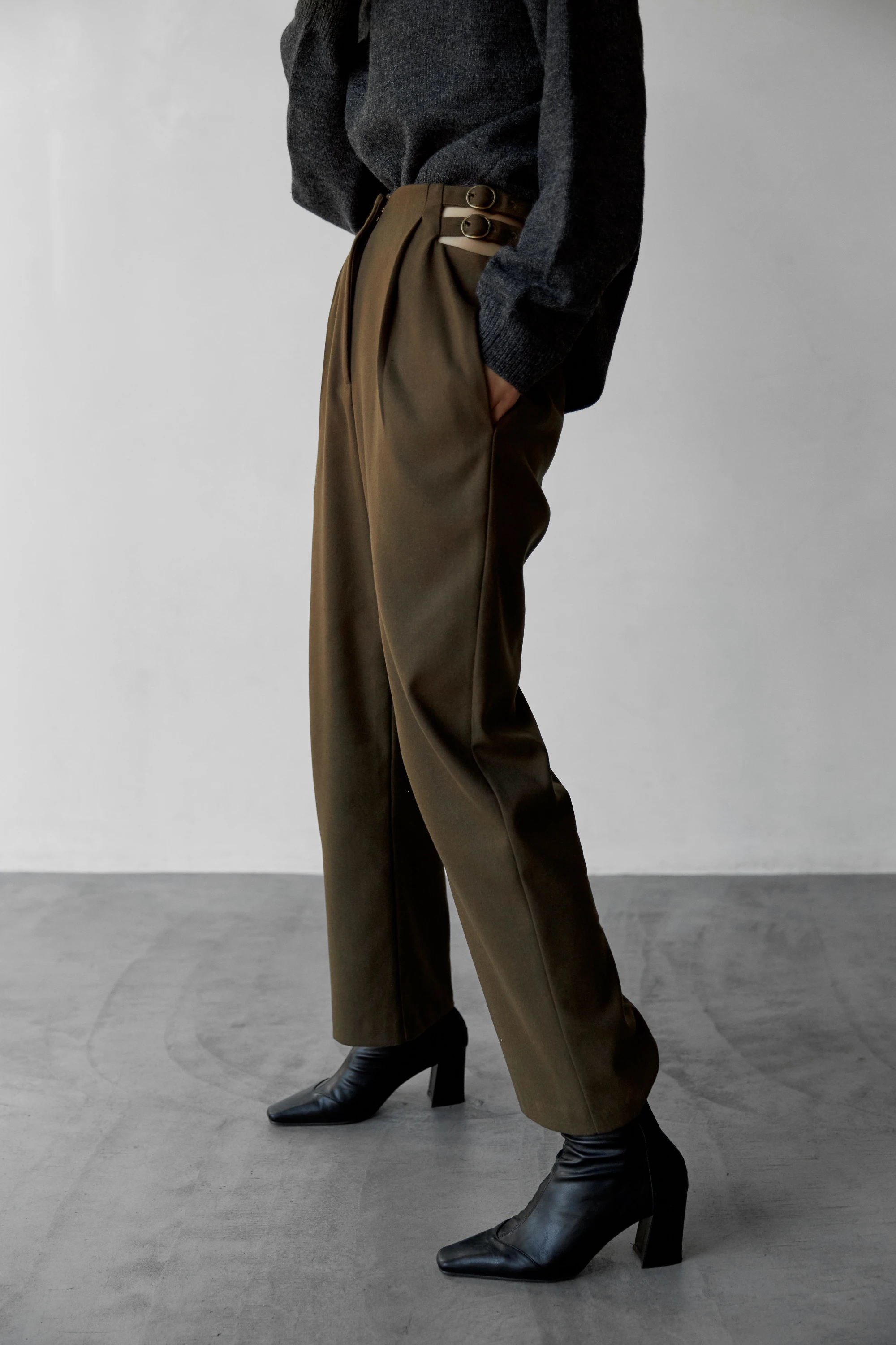 asymmetry side belt pants