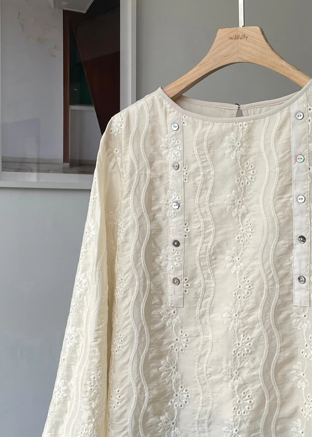 embroidery layered piping lace tops / willfully（ウィルフリー）の