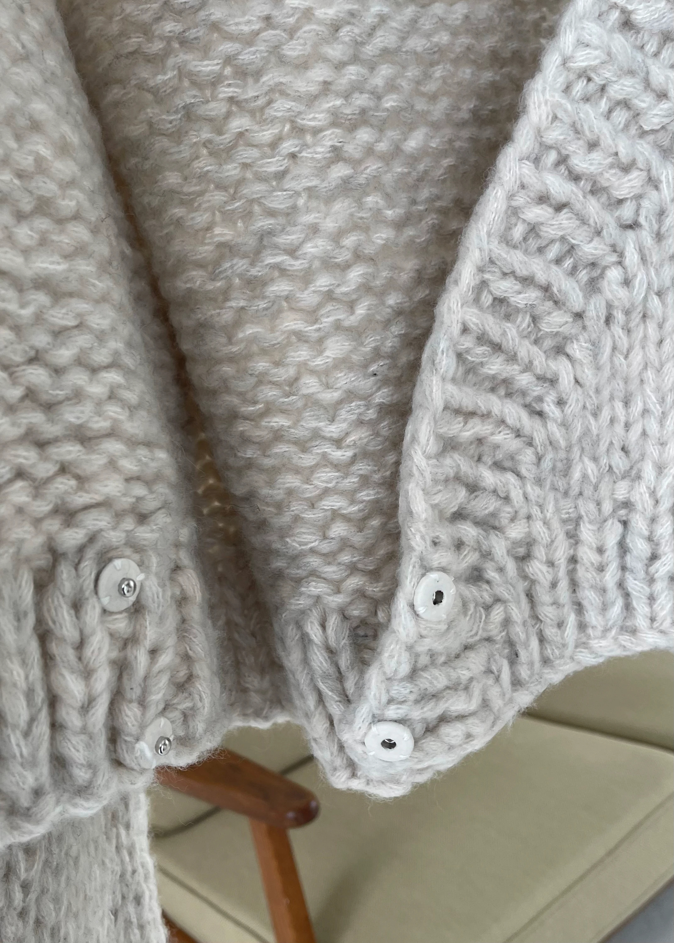 cable sleeve cache-coeur chunky knit