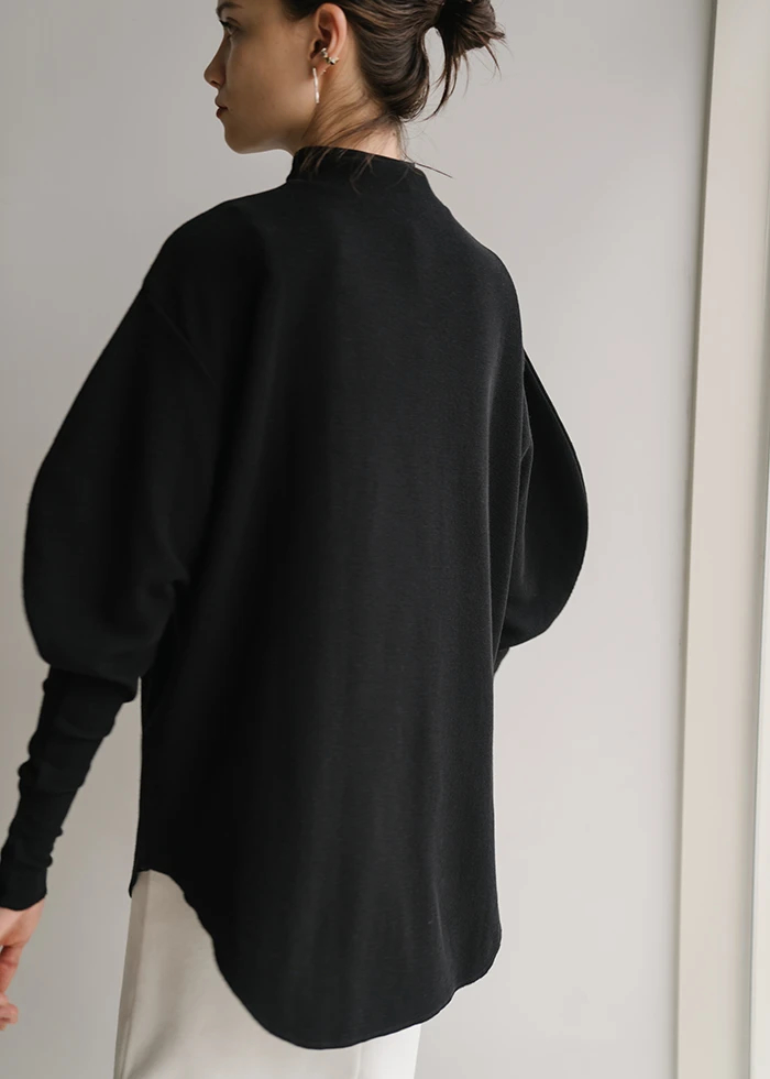 willfully kaftan tops × back open rib www.krzysztofbialy.com