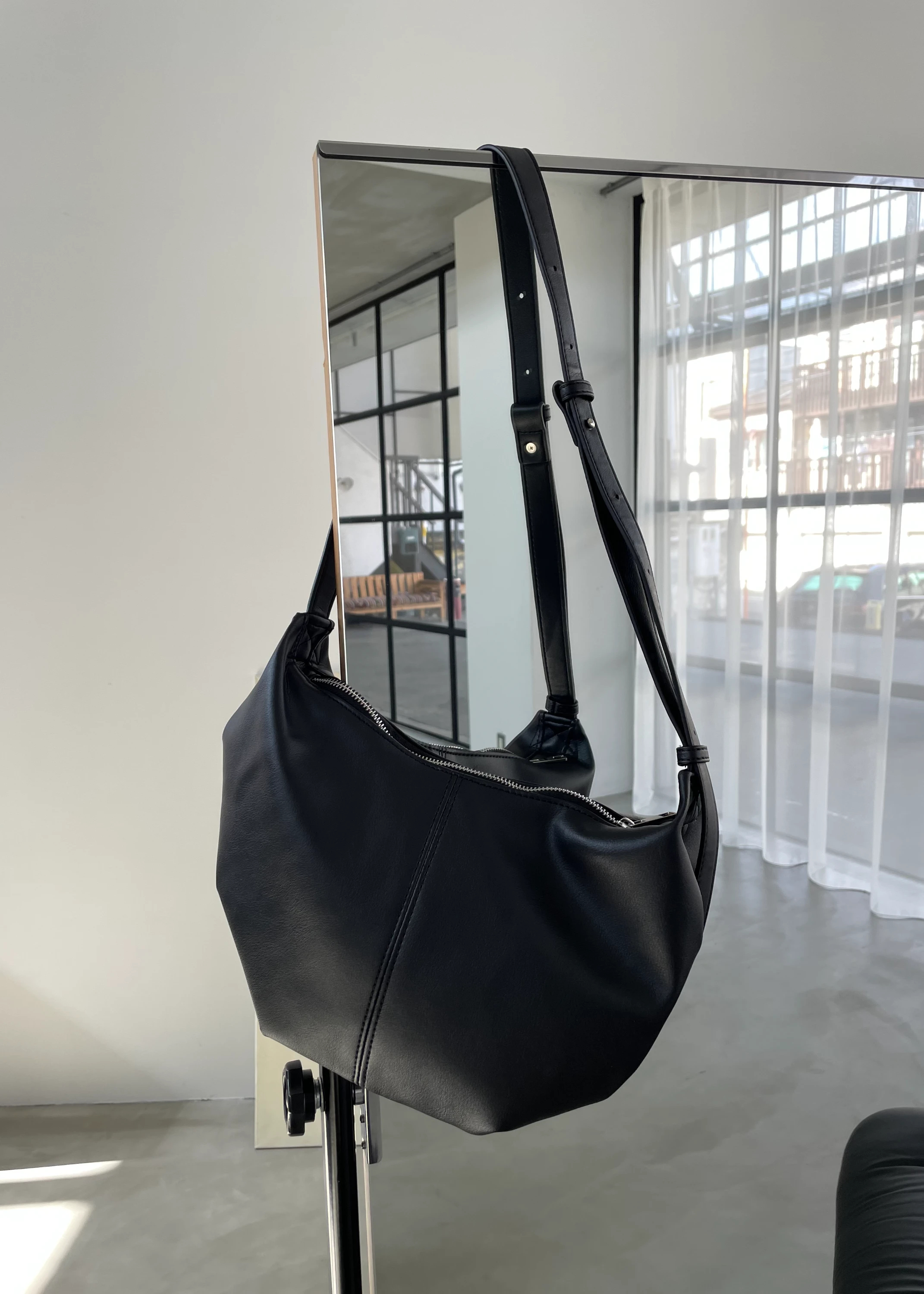 fake leather crossbody bag / willfully（ウィルフリー）のbag通販