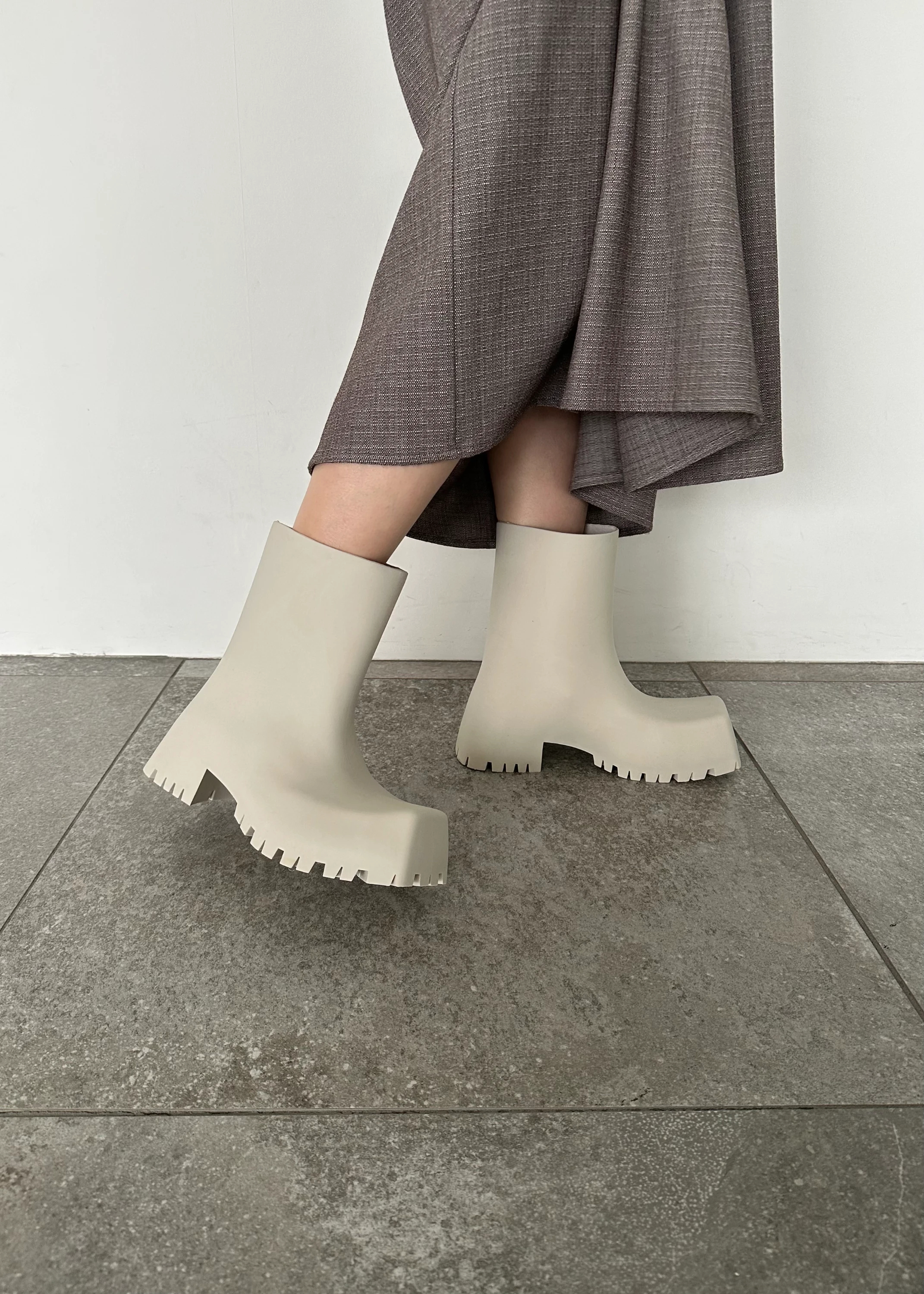 square toe mat rain boots