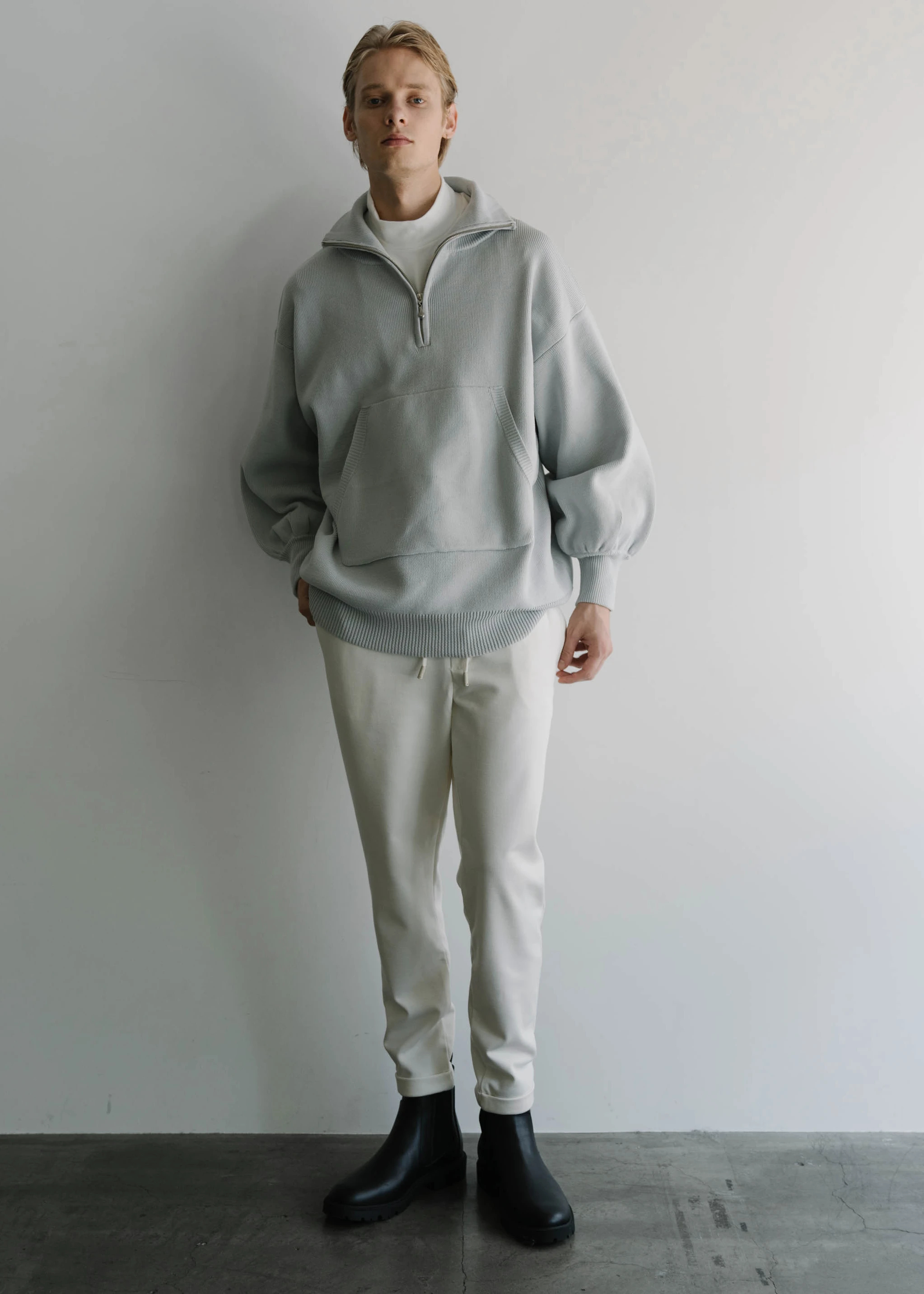 selectable aerial muff pocket half zip knit / willfully（ウィル