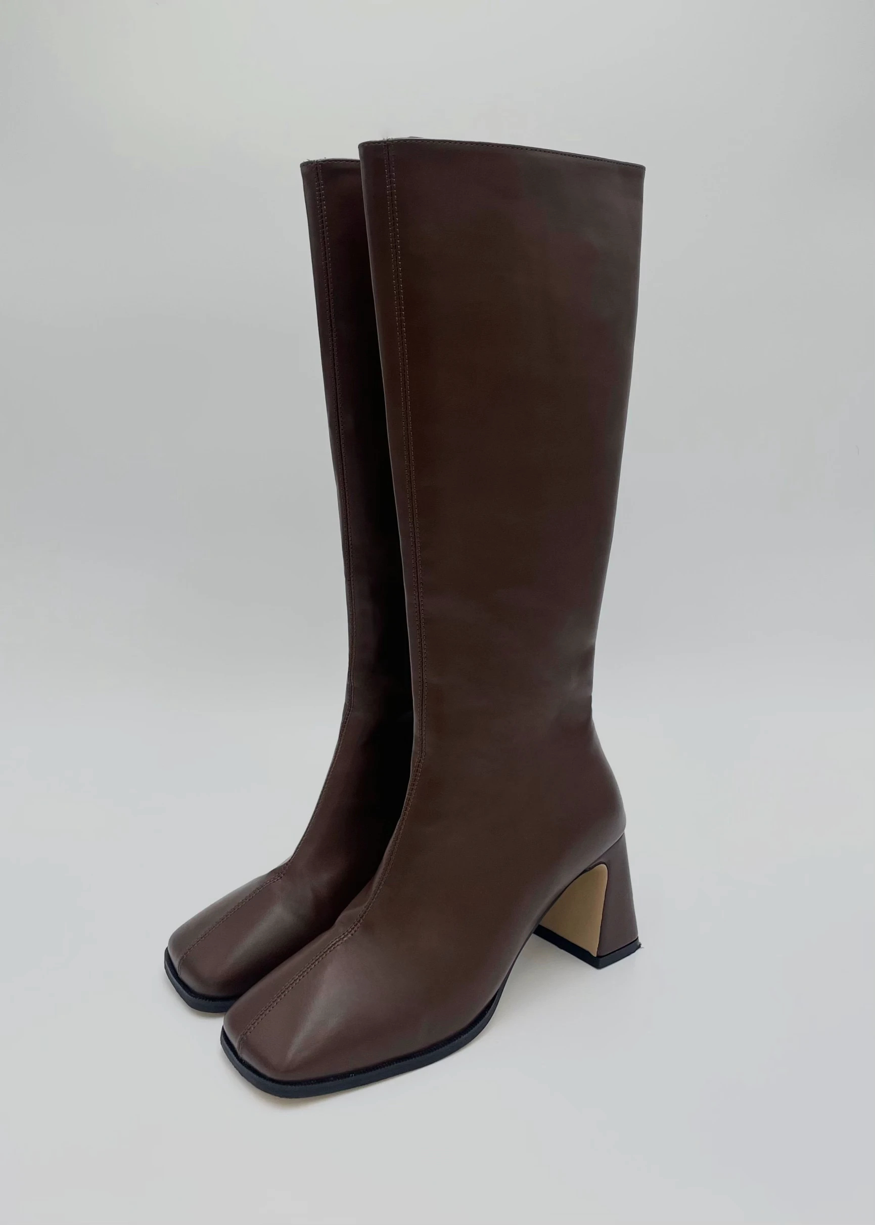 trapezoid heel basic long boots