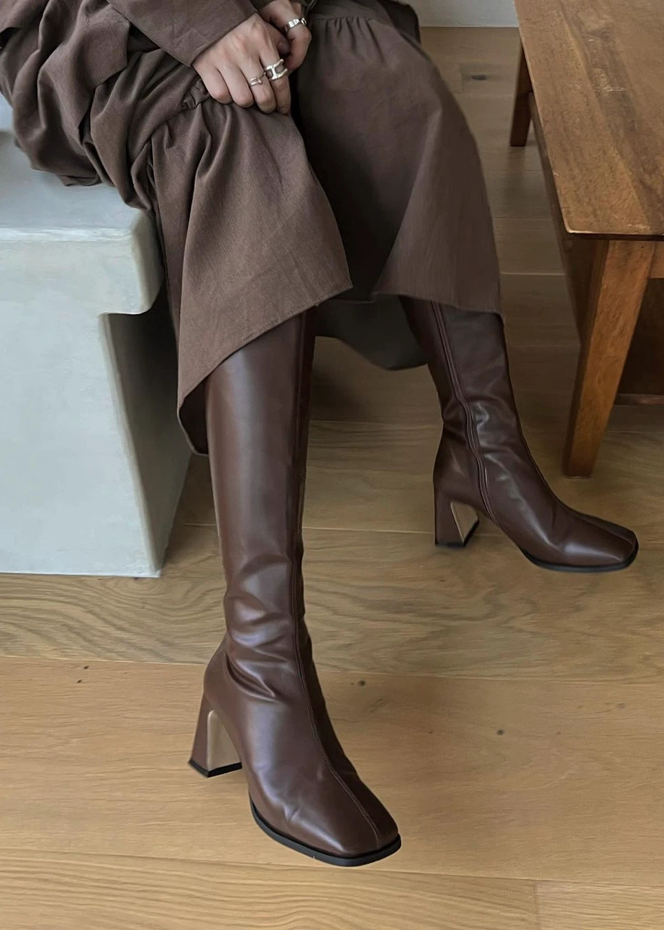 trapezoid heel basic long boots