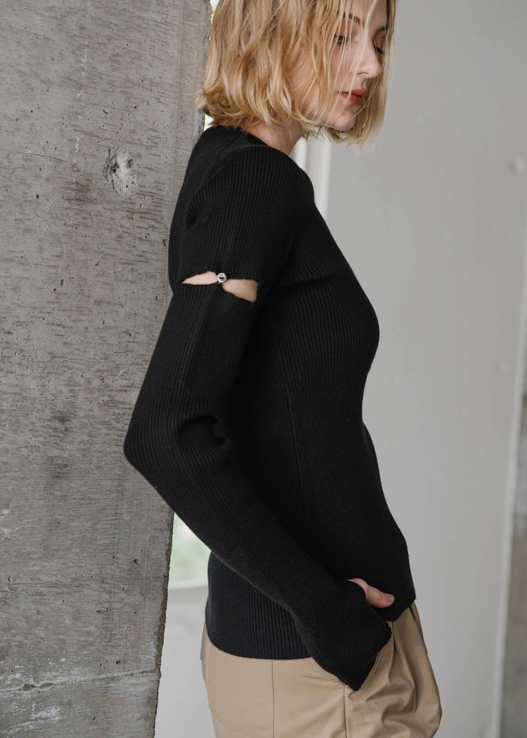 sleeve side notch finger hole rib knit