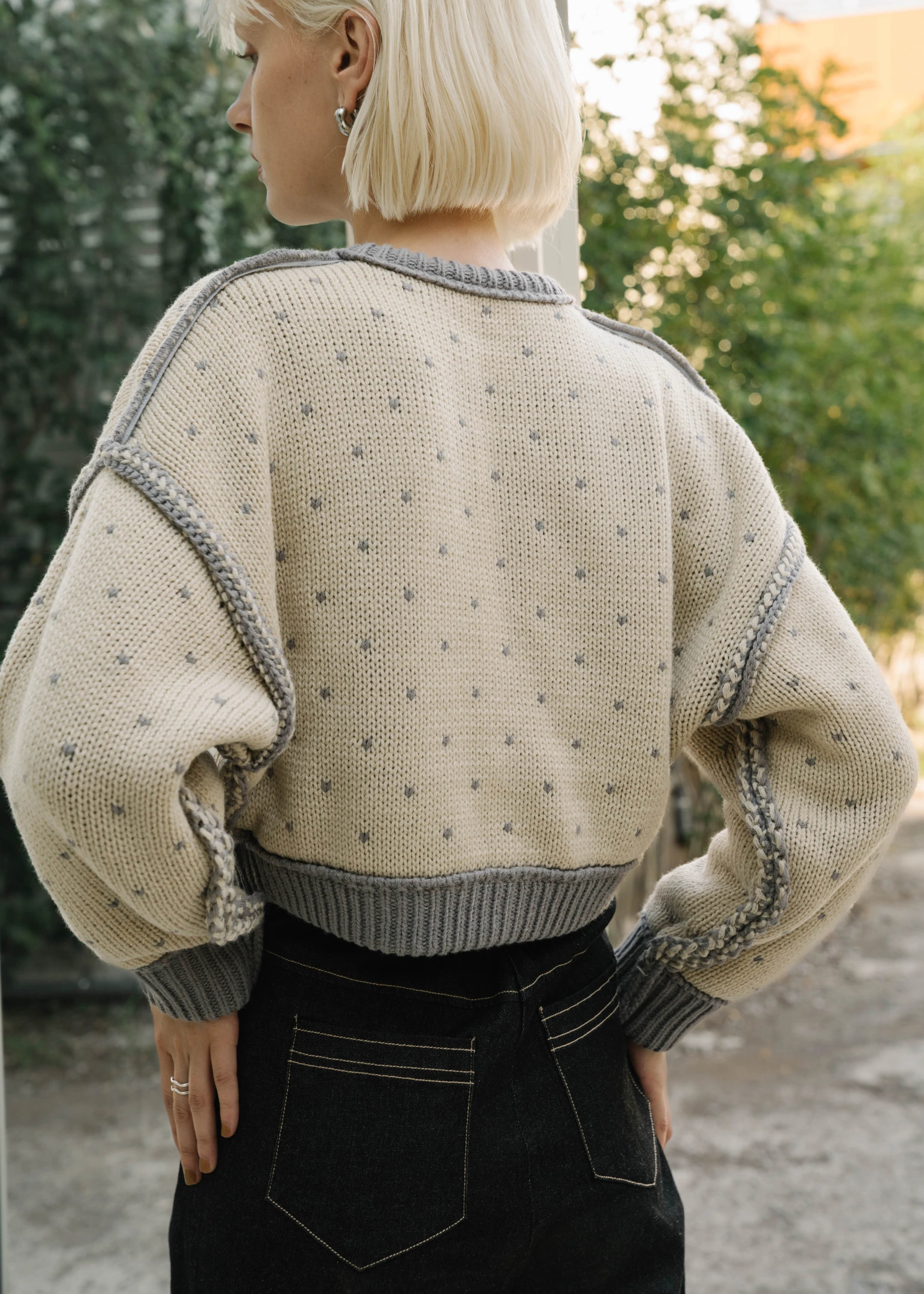 heart dot jacquard reversible cropped knit cardigan / willfully