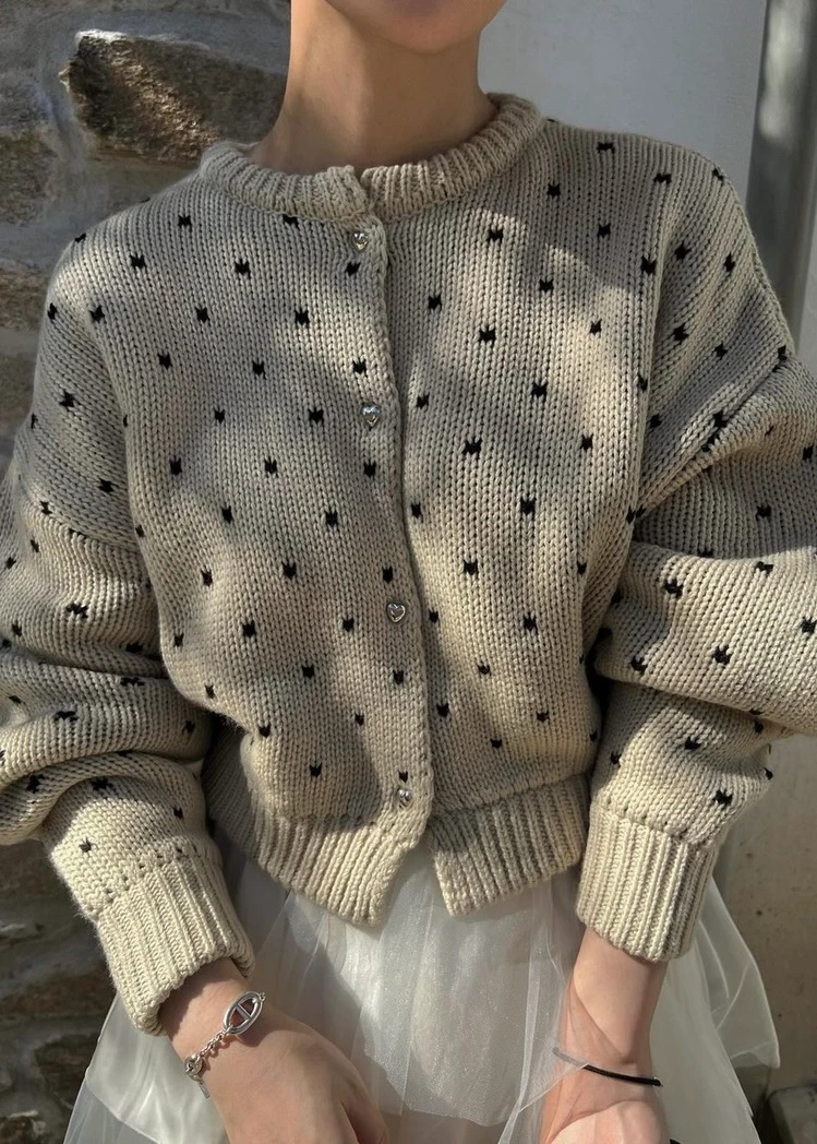 heart dot jacquard reversible cropped knit cardigan