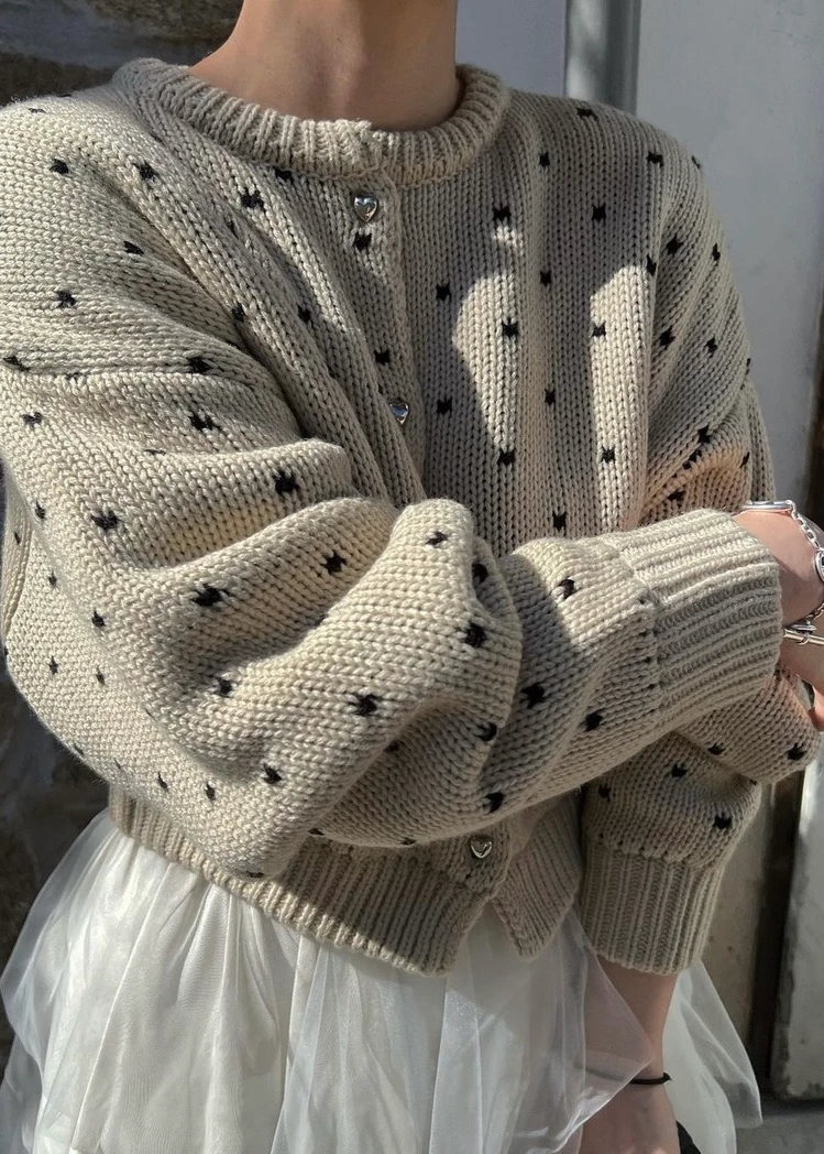 heart dot jacquard reversible cropped knit cardigan / willfully