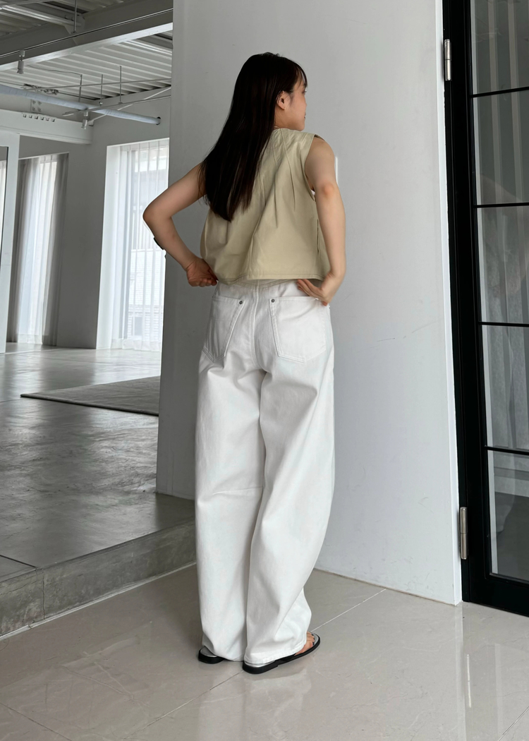 radially pleats no sleeve short tops / willfully（ウィルフリー）の  