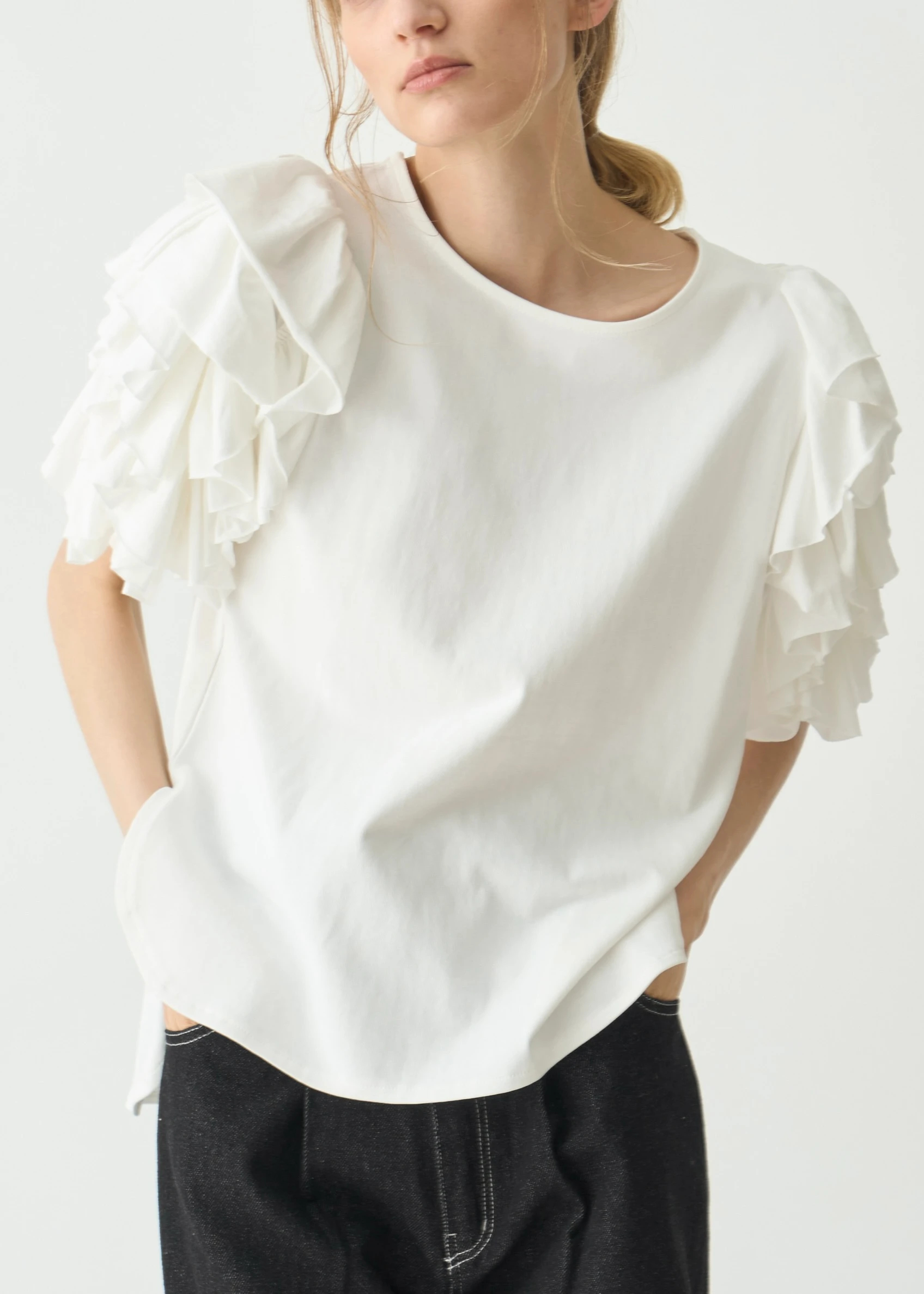 frill volume sleeve cut and sew tops / willfully（ウィルフリー）の ...